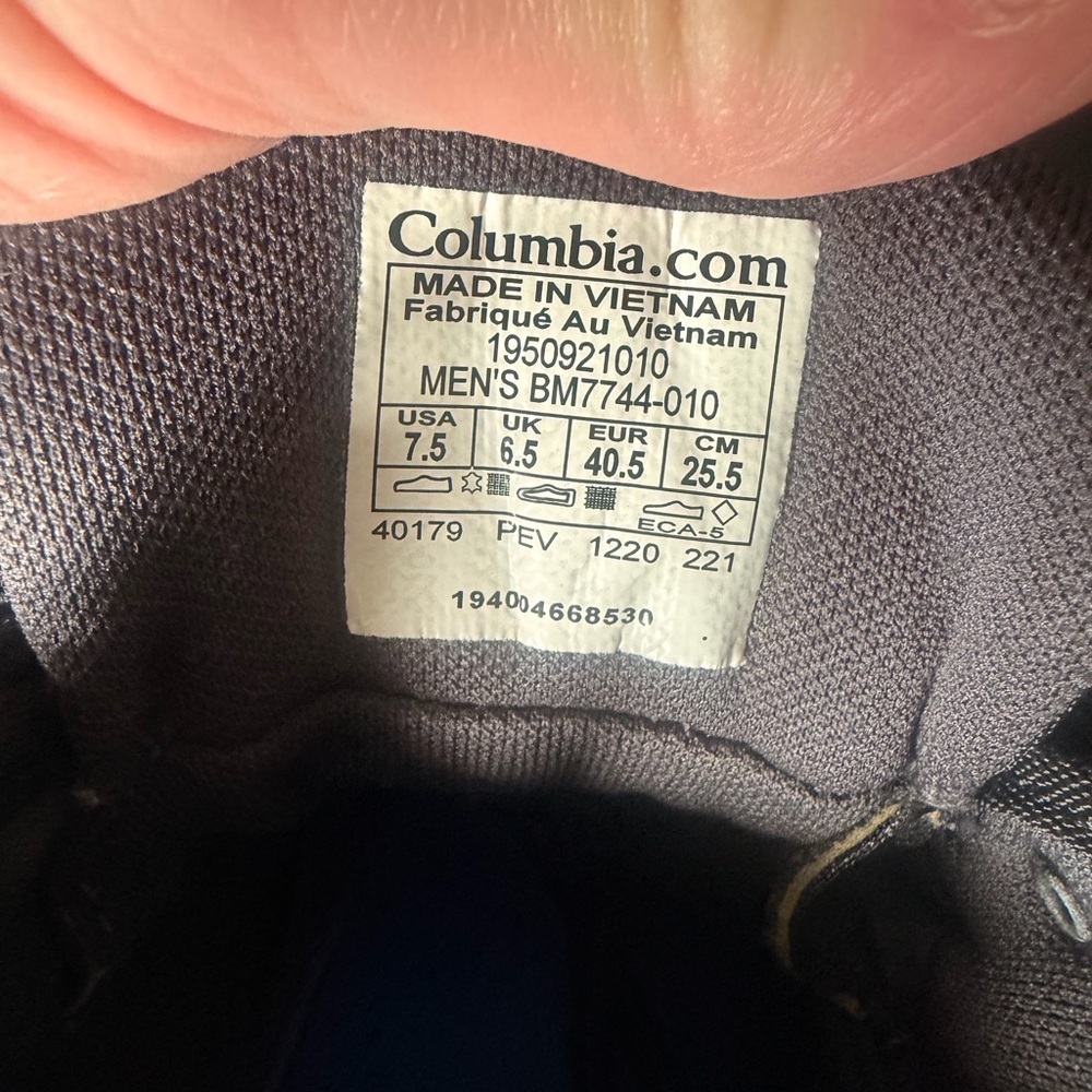 Columbia Men's Black Outdoor Boots - Picture 6 of 15